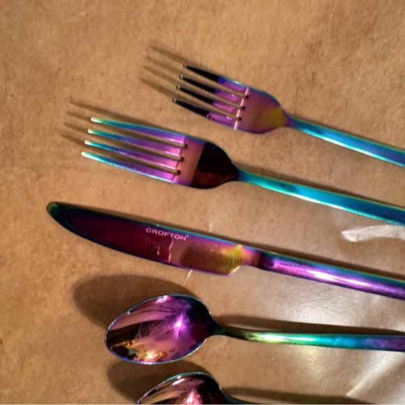 Crofton Rainbow Flatware Iridescent Utensil 1 Setting 2 Fork 2 Spoons 1 Knife - Picture 6 of 6
